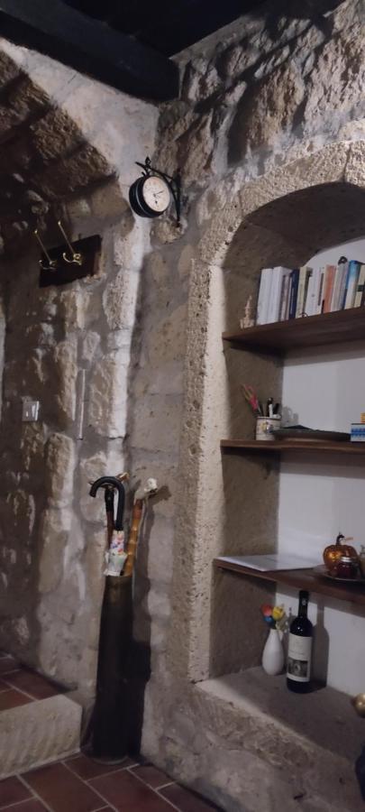 La Chascona Di Casa Di Tufo Nel Borgo * Farnese