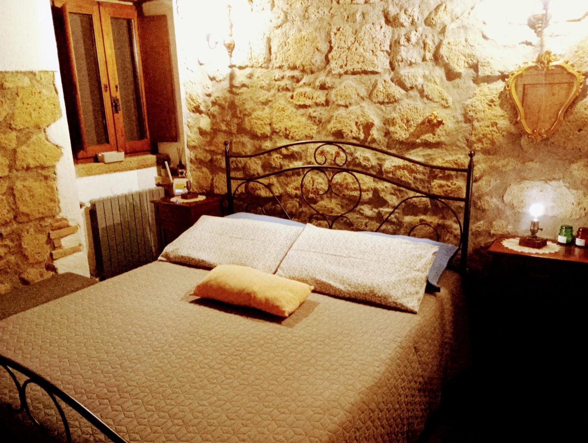 Apartment La Chascona Di Casa Di Tufo Nel Borgo Farnese